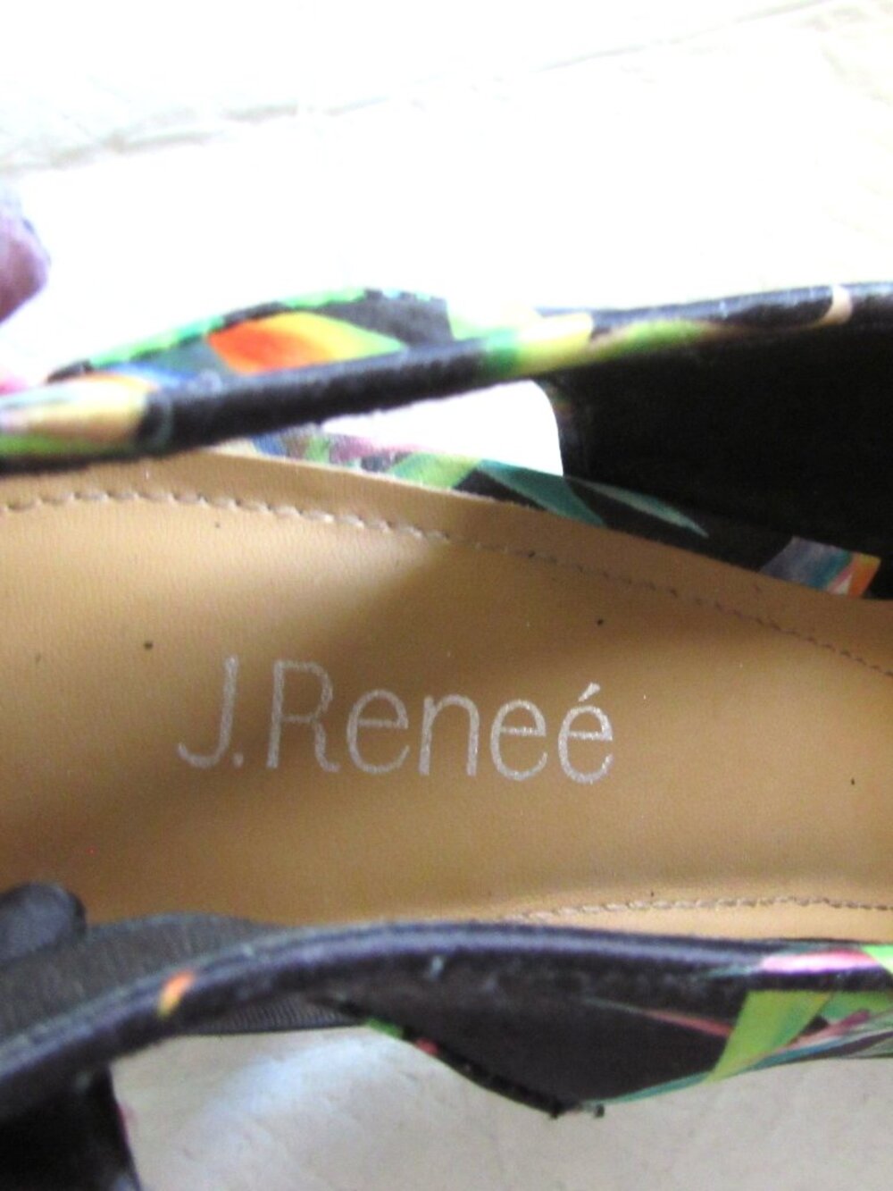 J. Renee Stunning Black Heels With Leaf Print & Bow in Back Size 11 M - Picture 4 of 6